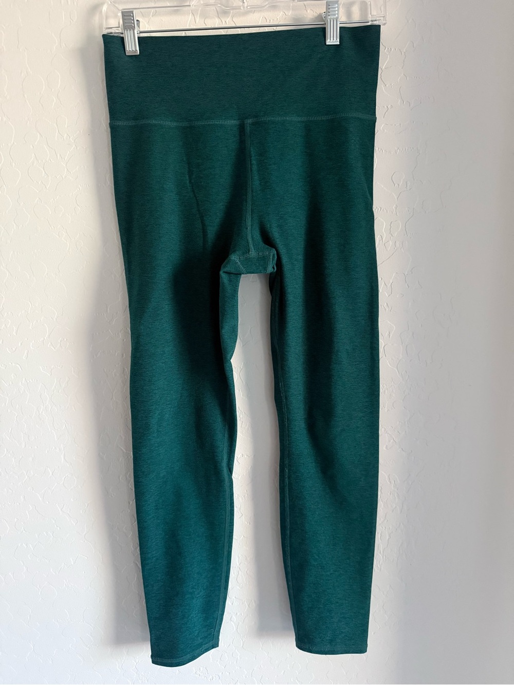 VUORI Clean Elevation Leggings size medium